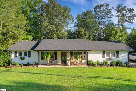 301 Ridgecrest Dr, Easley, SC 29640