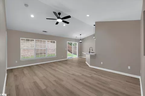 Living - 25 Sunfield Ct, Greer, SC 29650 photo 1 of 4