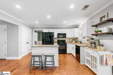 Kitchen - 211 Highgate Cir, Greer, SC 29650 photo 1 of 6