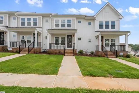 Exterior - 39 Leander Dr, Greer, SC 29651 photo 2 of 6