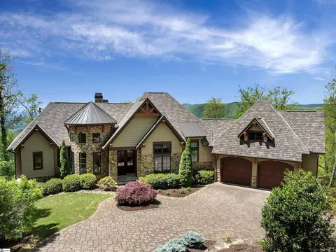 6 Purple Sky Ct, Travelers Rest, SC 29690