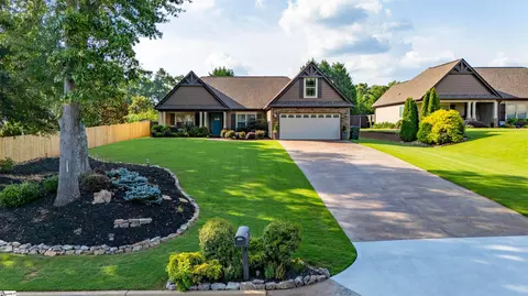 2444 Poole Rd, Greer, SC 29651