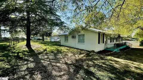 3 Louisiana St, Honea Path, SC 29654