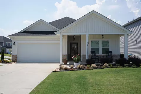 312 Garrison Grove Dr, Simpsonville, SC 29680