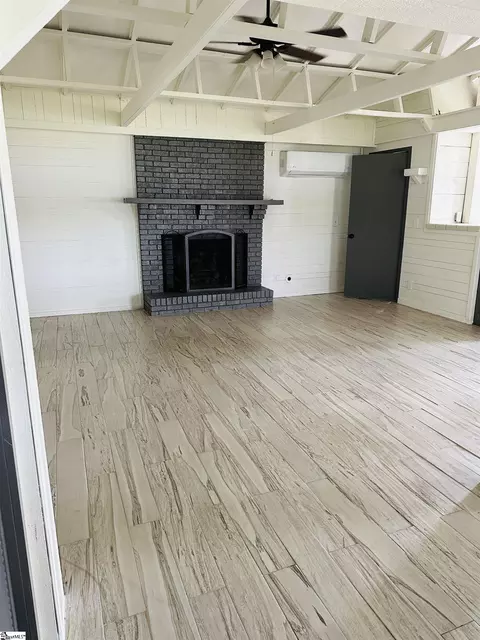 Living - 276 Lorretta Ln, Waterloo, SC 29384 photo 3 of 4