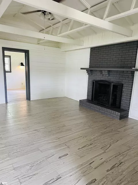 Living - 276 Lorretta Ln, Waterloo, SC 29384 photo 2 of 4
