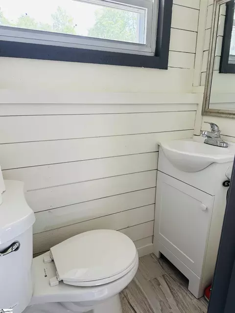 Bath - 276 Lorretta Ln, Waterloo, SC 29384 photo 1 of 2