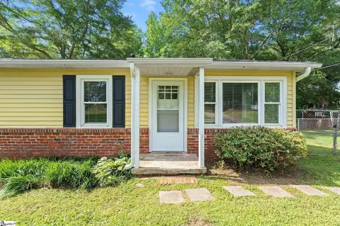 303 Boyd Ave, Simpsonville, SC 29681