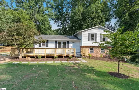 1504 E Yellow Wood Dr, Simpsonville, SC 29680