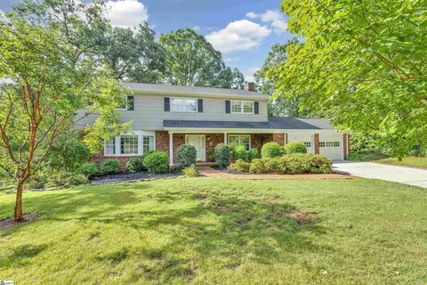 8 Compton Dr, Greenville, SC 29615