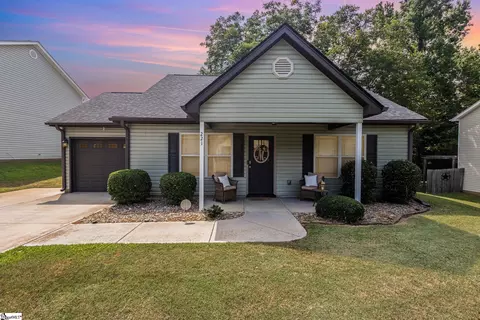 221 Basswood Dr, Roebuck, SC 29376