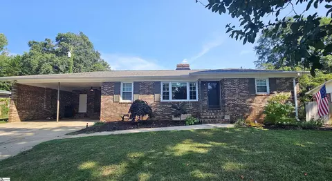 500 Sherwood Dr, Seneca, SC 29678