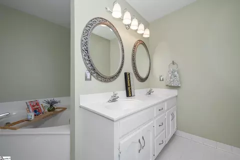 Bath - 310 Water Mill Rd, Greer, SC 29650 photo 6 of 6