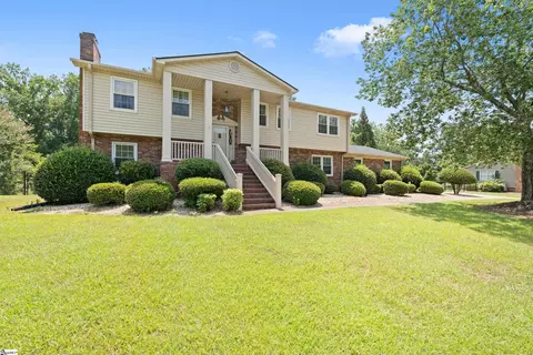 725 Parkins Mill Rd, Greenville, SC 29607