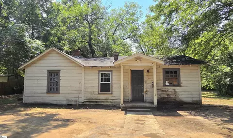 111 Cline St, Taylors, SC 29687