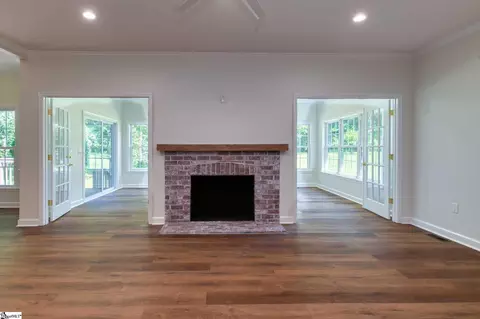 Living - 405 Ashley Downs, Anderson, SC 29621 photo 4 of 6
