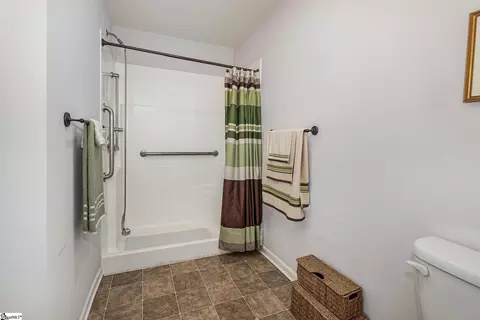 Bath - 183 Eagle Ridge Dr, Chesnee, SC 29323 photo 2 of 3