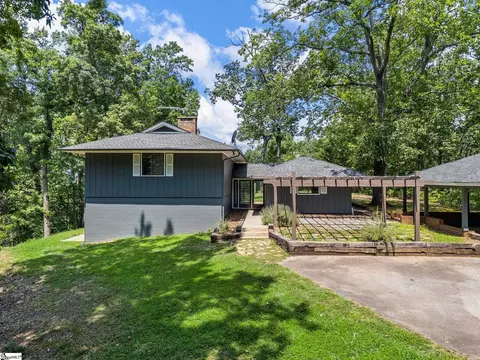 222 Bird Mountain Ridge Rd, Landrum, SC 29356