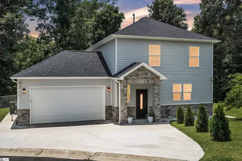818 E Yorkswell Ct, Moore, SC 29369 photo 1