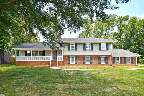 5 Donington Dr, Greenville, SC 29615