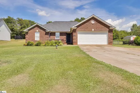 840 Peachtree Rd, Chesnee, SC 29323