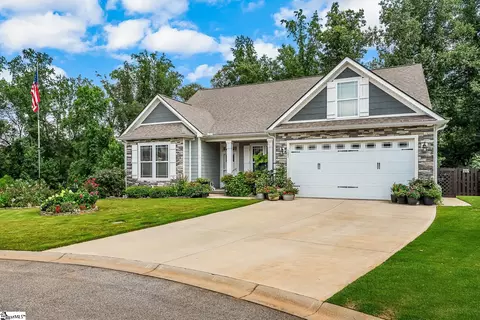 121 Marshfield Trl, Simpsonville, SC 29680