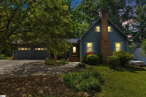 162 Waterford Dr, Inman, SC 29349
