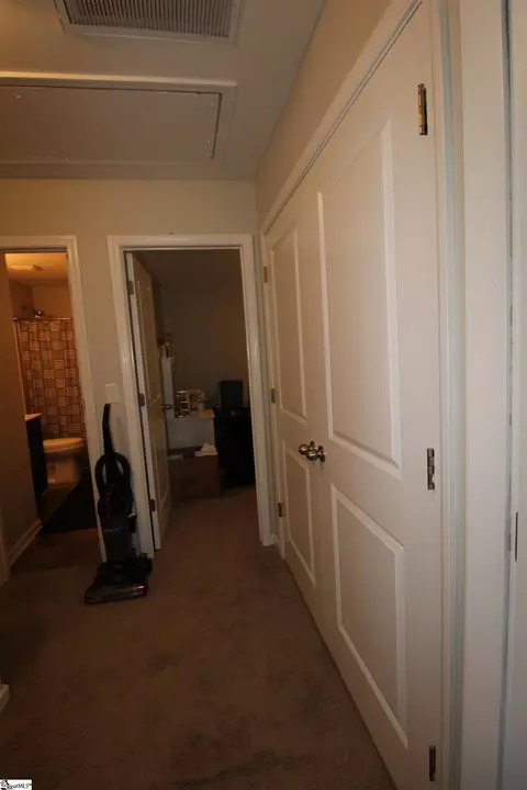 Entry Way - 811 Markham Cir, Moore, SC 29369 photo 2 of 2