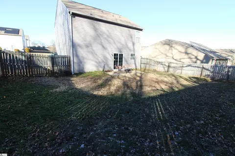 Exterior - 811 Markham Cir, Moore, SC 29369 photo 6 of 7