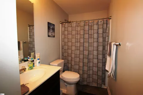 Bath - 811 Markham Cir, Moore, SC 29369 photo 3 of 3