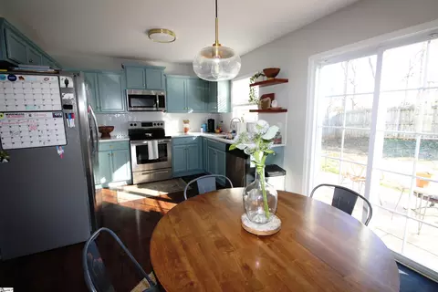Kitchen - 811 Markham Cir, Moore, SC 29369 photo 1 of 5