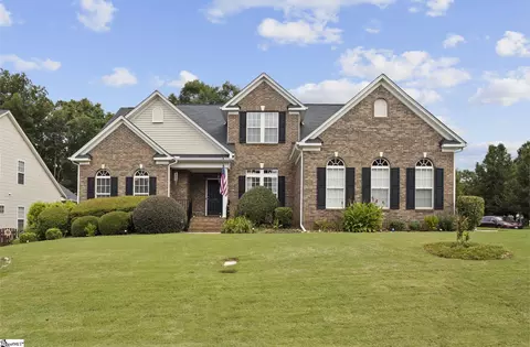 300 Winding River Ln, Simpsonville, SC 29681