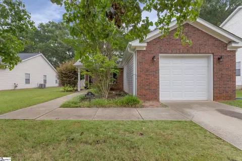 15 Hawkesbury Rd, Simpsonville, SC 29681