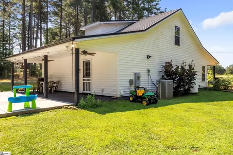 Exterior - 389 Mt Pleasant Rd, Westminster, SC 29693 photo 4 of 4