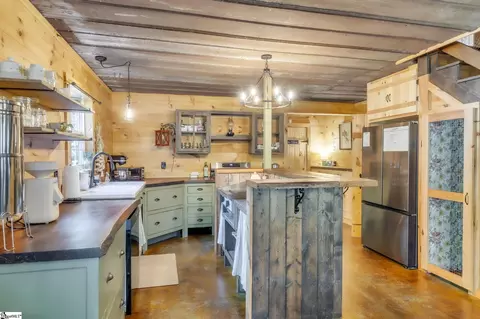 Kitchen - 389 Mt Pleasant Rd, Westminster, SC 29693 photo 1 of 2