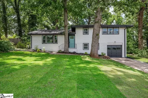 808 Pine Creek Dr, Greenville, SC 29605