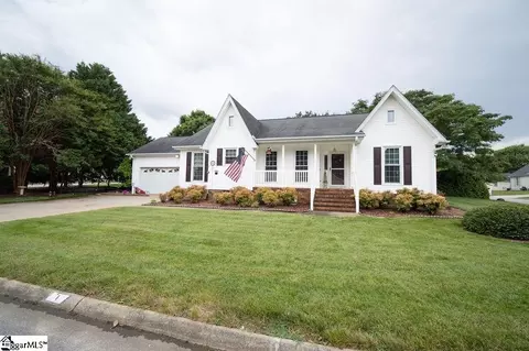 1 Tearose Ln, Simpsonville, SC 29681