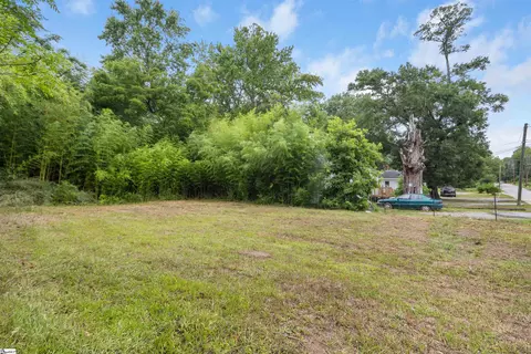 105 N Bell St, Clinton, SC 29325