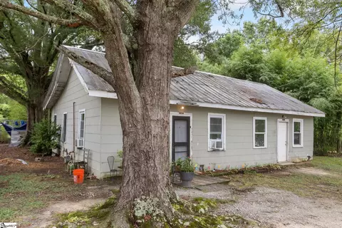 103 N Bell St, Clinton, SC 29325