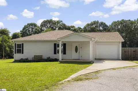 148 Bradley Dr, Wellford, SC 29385