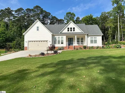 403 Lakeport Dr, Greenwood, SC 29649