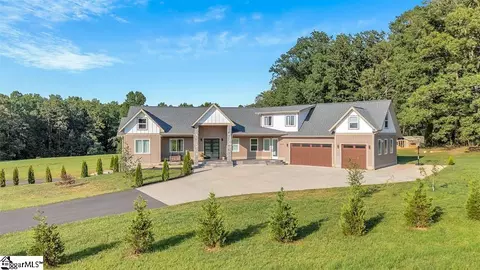 5655 Henderson Hill Rd, Chesnee, SC 29323