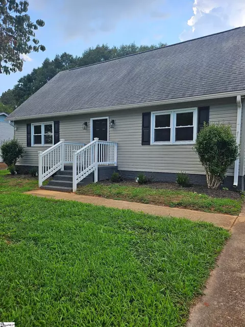 15 La Juan Dr, Greenville, SC 29617