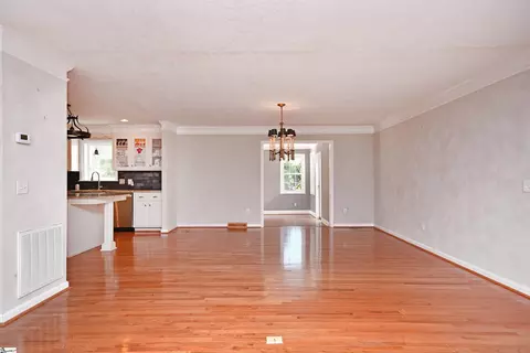 513 Hedgewood Ter, Greer, SC 29650 photo 7