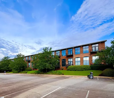 300 South St # 202, Simpsonville, SC 29681