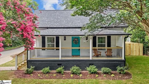 8 Baldwin St, Greenville, SC 29611