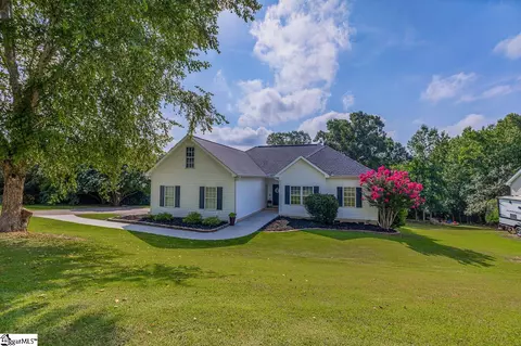 715 S Alderwood Dr, Woodruff, SC 29388