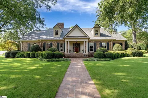 104 Calvert Ave, Clinton, SC 29325