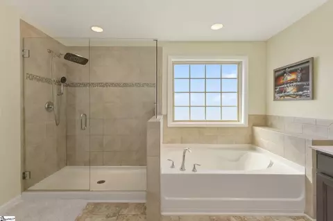 Bath - 159 Willowbottom Dr, Greer, SC 29651 photo 3 of 4