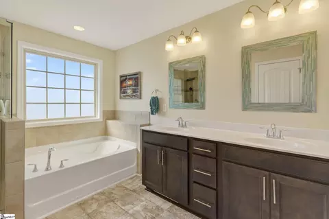 Bath - 159 Willowbottom Dr, Greer, SC 29651 photo 2 of 4